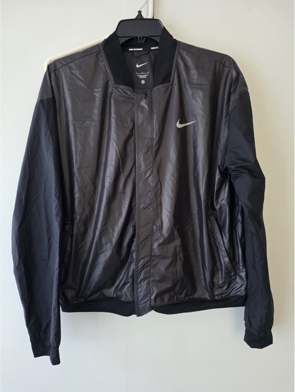 Nike Jacket L Black Running Windbreaker Swishy Mesh Lined Performance
